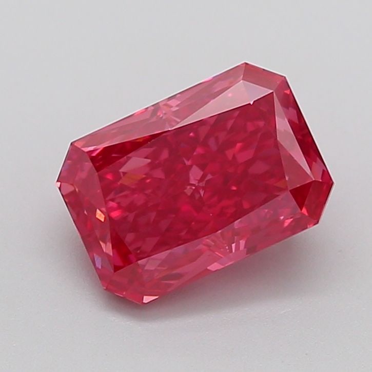 Loose Diamond - RADIANT 3.08ct Fancy Vivid Red VS2: Loose Diamond - RADIANT 3.08ct Fancy Vivid Red VS2 Source: This is a real non-mined Diamond that has been grown in a lab Shape: RADIANT Carats: 3.08 Color: Fancy Vivid Red Certification: IGI Video: