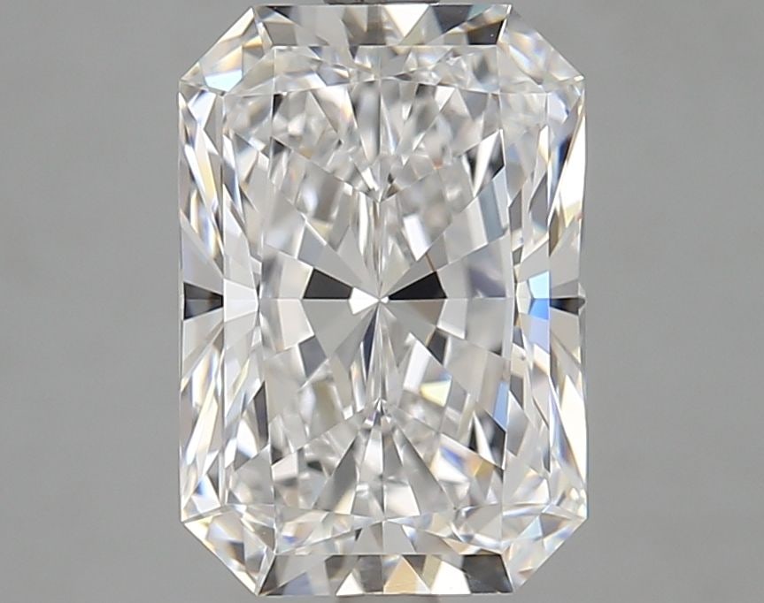 Loose Diamond - RADIANT 3.52ct D VVS1: Loose Diamond - RADIANT 3.52ct D VVS1 Source: This is a real non-mined Diamond that has been grown in a lab Shape: RADIANT Carats: 3.52 Color: D Clarity: VVS1 Certification: GIA Video: