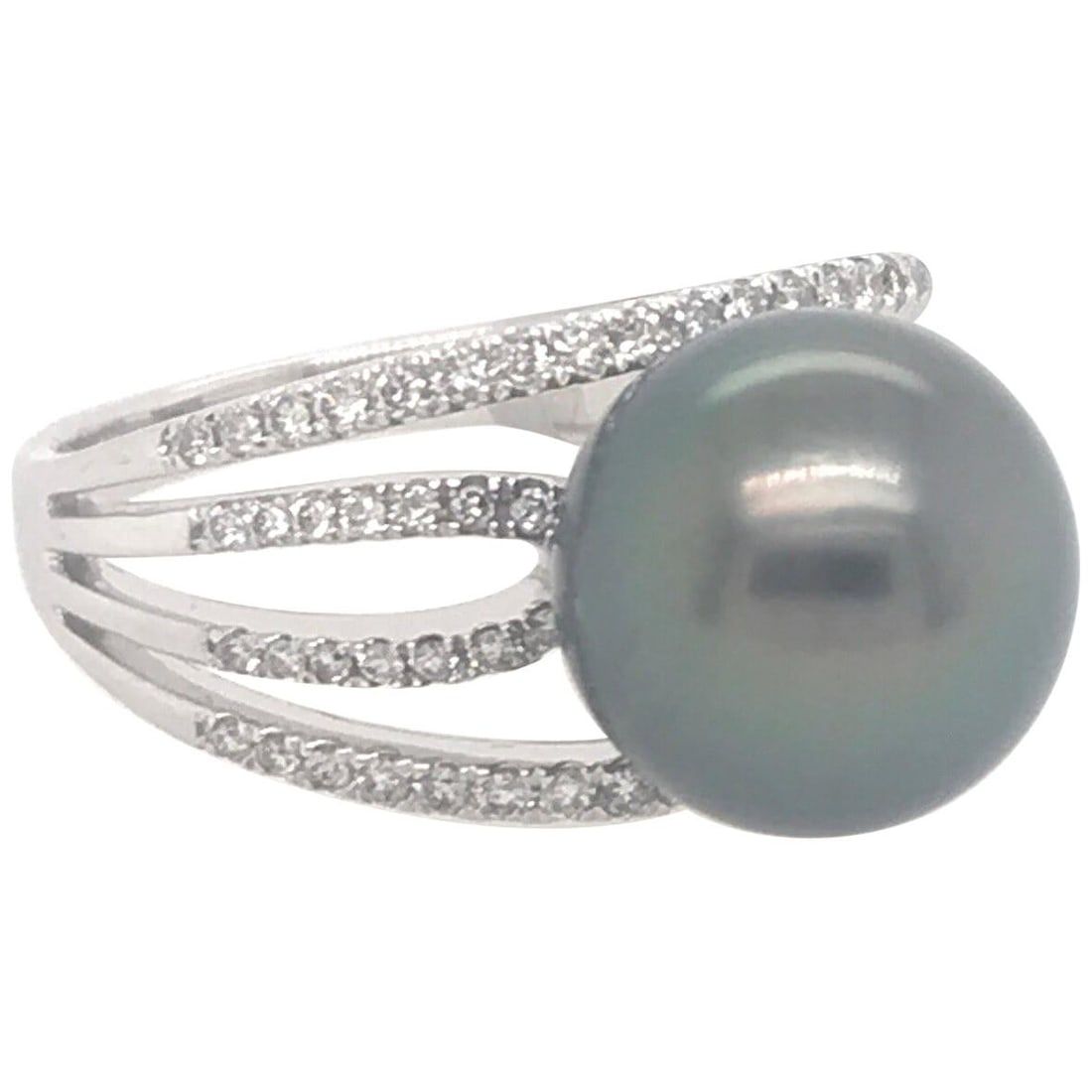 Harbor Diamonds 18K White Gold Tahitian Pearl Diamond Ring 0.33 Carats: Harbor Diamonds 18K White Gold Tahitian Pearl Diamond Ring 0.33 Carats This exquisite 18K White Gold ring showcases a stunning center Tahitian Pearl measuring 10-11 mm, beautifully complemented by fou