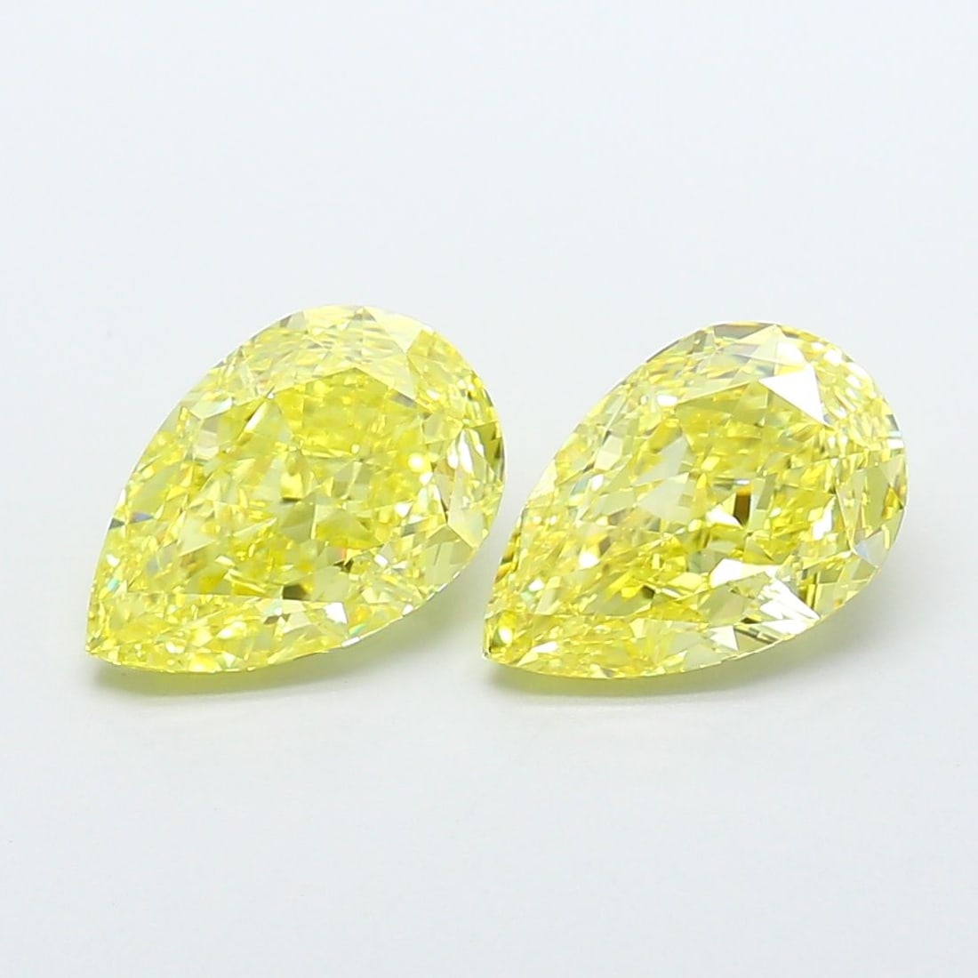 Loose Diamond - PEAR 3.34ct Fancy Vivid Yellow VS1: Loose Diamond - PEAR 3.34ct Fancy Vivid Yellow VS1 Source: This is a real non-mined Diamond that has been grown in a lab Shape: PEAR Carats: 3.34 Color: Fancy Vivid Yellow Certification: IGI Video: