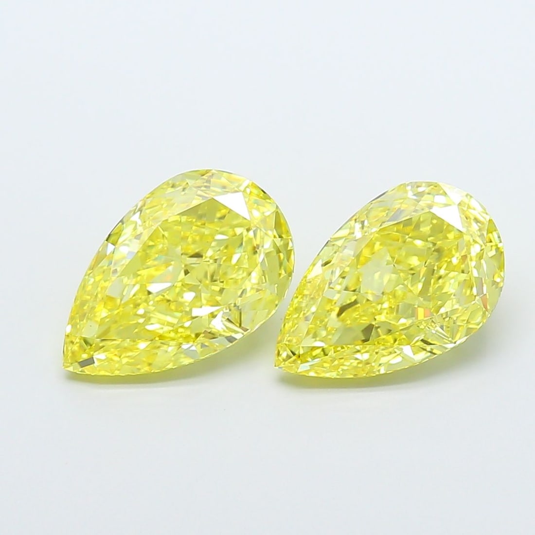 Loose Diamond - PEAR 4.02ct Fancy Vivid Yellow VVS2 (1 of 1)