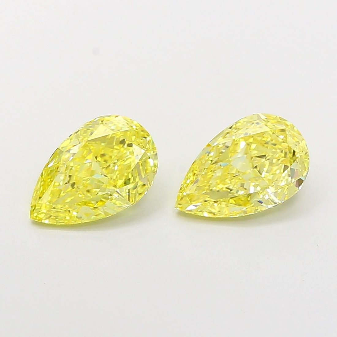 Loose Diamond - PEAR 1.6ct Fancy Intense Yellow VS1: Loose Diamond - PEAR 1.6ct Fancy Intense Yellow VS1 Source: This is a real non-mined Diamond that has been grown in a lab Shape: PEAR Carats: 1.6 Color: Fancy Intense Yellow Certification: IGI Video: