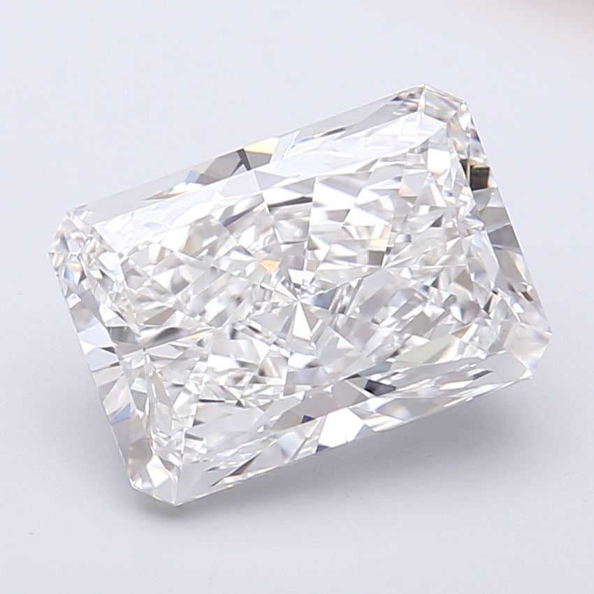 Loose Diamond - RADIANT 4.41ct E VVS2: Loose Diamond - RADIANT 4.41ct E VVS2 Source: This is a real non-mined Diamond that has been grown in a lab Shape: RADIANT Carats: 4.41 Color: E Clarity: VVS2 Certification: IGI Video: