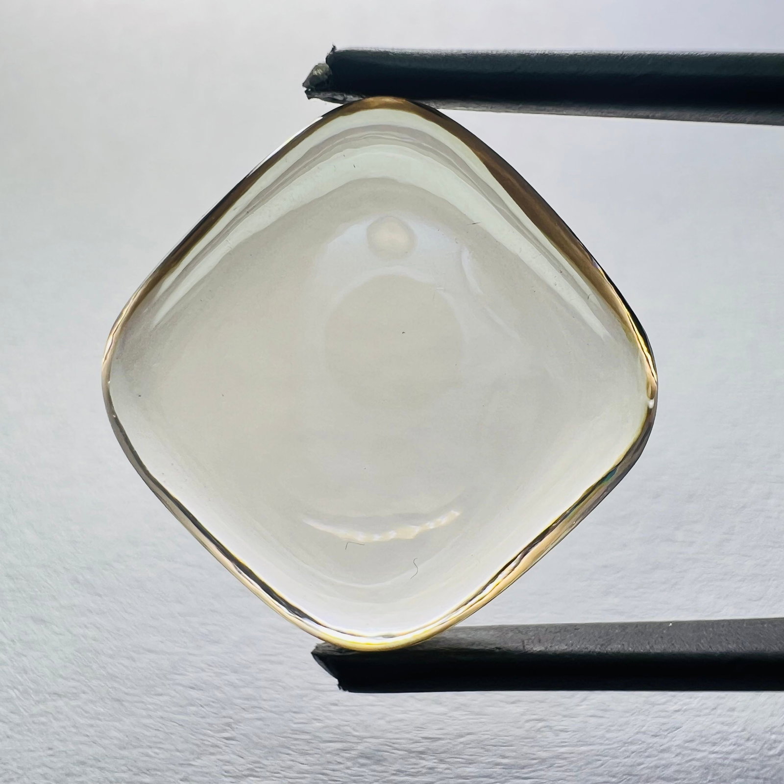 Loose Diamond - CUSHION BRILLIANT 11.5ct Brown VVS2: Loose Diamond - CUSHION BRILLIANT 11.5ct Brown VVS2 Source: This is a real non-mined Diamond that has been grown in a lab Shape: CUSHION BRILLIANT Carats: 11.5 Color: Brown Certification: NONE The Dia