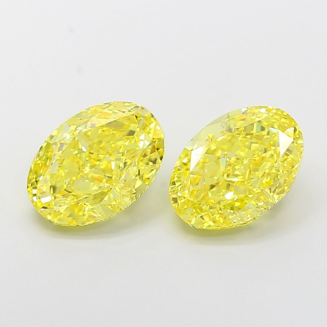 Loose Diamond - OVAL 3.23ct Fancy Vivid Yellow VS1: Loose Diamond - OVAL 3.23ct Fancy Vivid Yellow VS1 Source: This is a real non-mined Diamond that has been grown in a lab Shape: OVAL Carats: 3.23 Color: Fancy Vivid Yellow Certification: IGI Video: