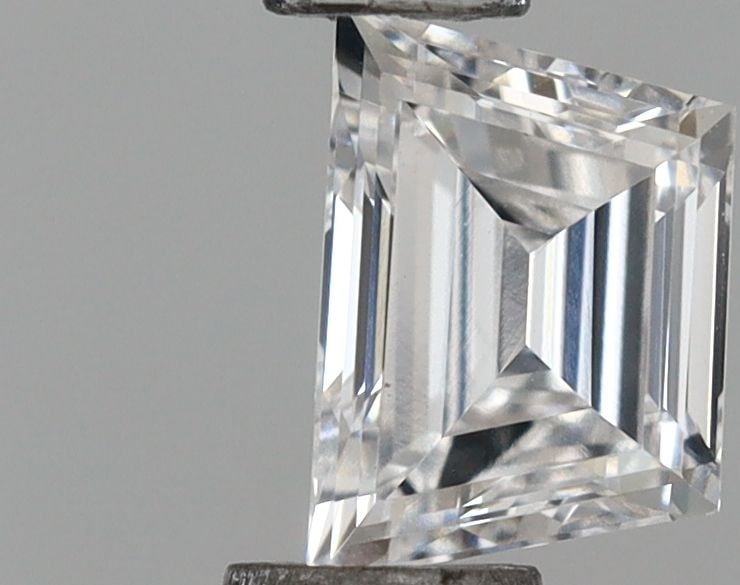 Loose Diamond - TRAPEZOID 0.3ct F VS1: Loose Diamond - TRAPEZOID 0.3ct F VS1 Source: This is a real non-mined Diamond that has been grown in a lab Shape: TRAPEZOID Carats: 0.3 Color: F Clarity: VS1 Certification: NONE Video: