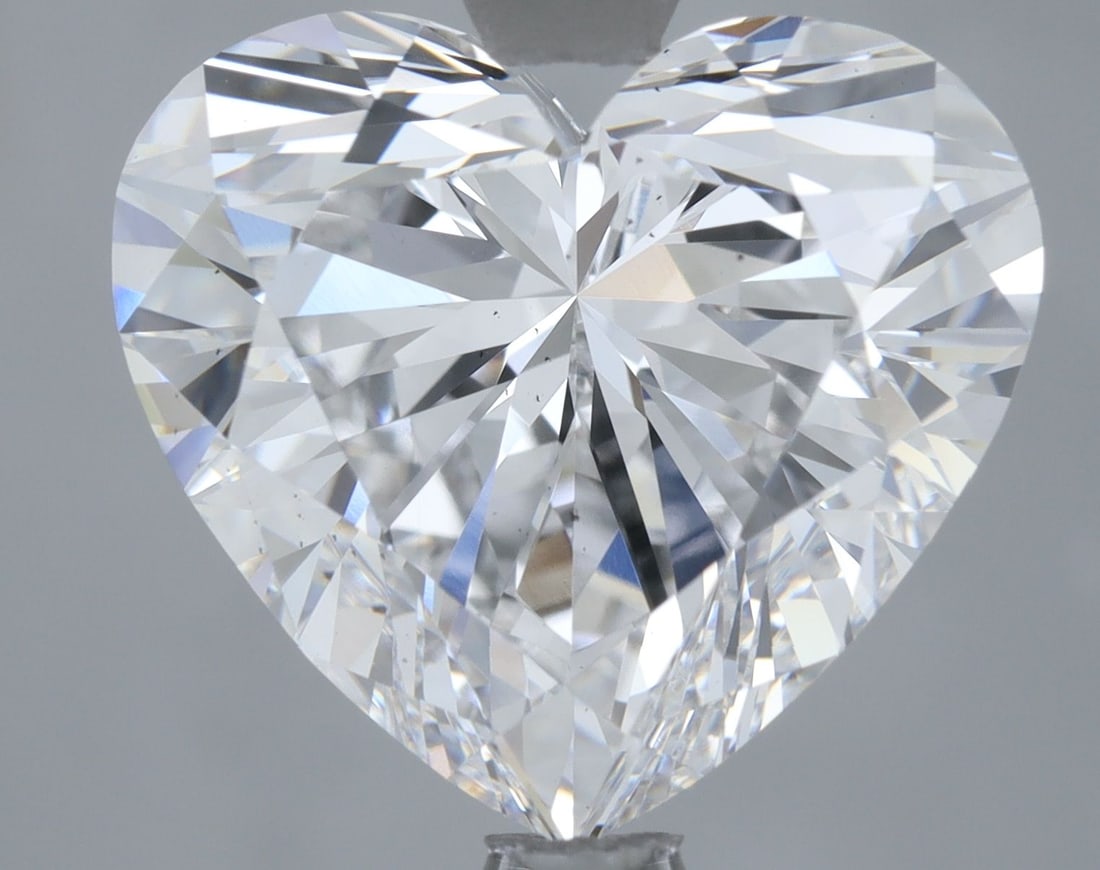 Loose Diamond - HEART 4.12ct D VS2: Loose Diamond - HEART 4.12ct D VS2 Source: This is a real non-mined Diamond that has been grown in a lab Shape: HEART Carats: 4.12 Color: D Clarity: VS2 Certification: IGI Video: