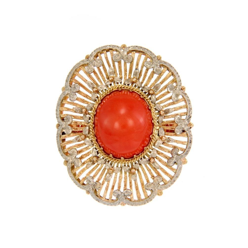 Vintage 18k Tricolor Gold Coral Floral Filigree Cocktail Ring: Vintage 18k Tricolor Gold Coral Floral Filigree Cocktail Ring This stunning vintage cocktail ring showcases an impressive design crafted from 18k tricolor gold, featuring a captivating large cabochon 