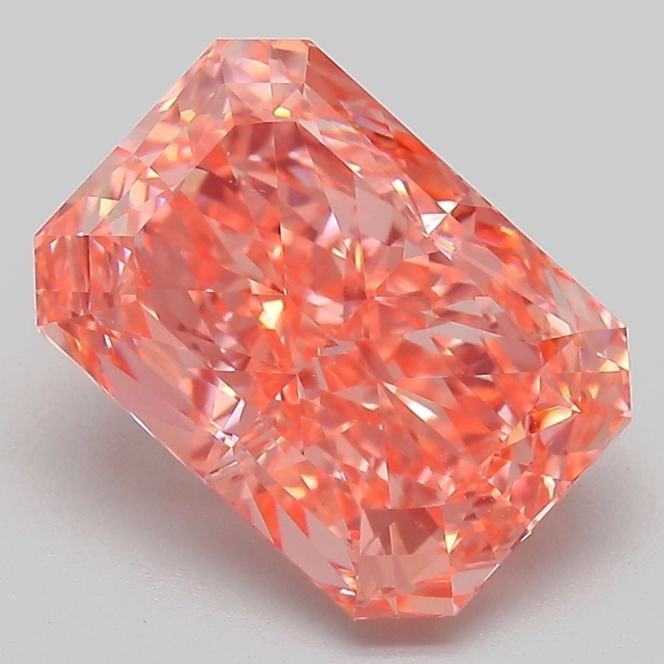 Loose Diamond - RADIANT 4.62ct Fancy Vivid Pink VS1: Loose Diamond - RADIANT 4.62ct Fancy Vivid Pink VS1 Source: This is a real non-mined Diamond that has been grown in a lab Shape: RADIANT Carats: 4.62 Color: Fancy Vivid Pink Certification: IGI Video: