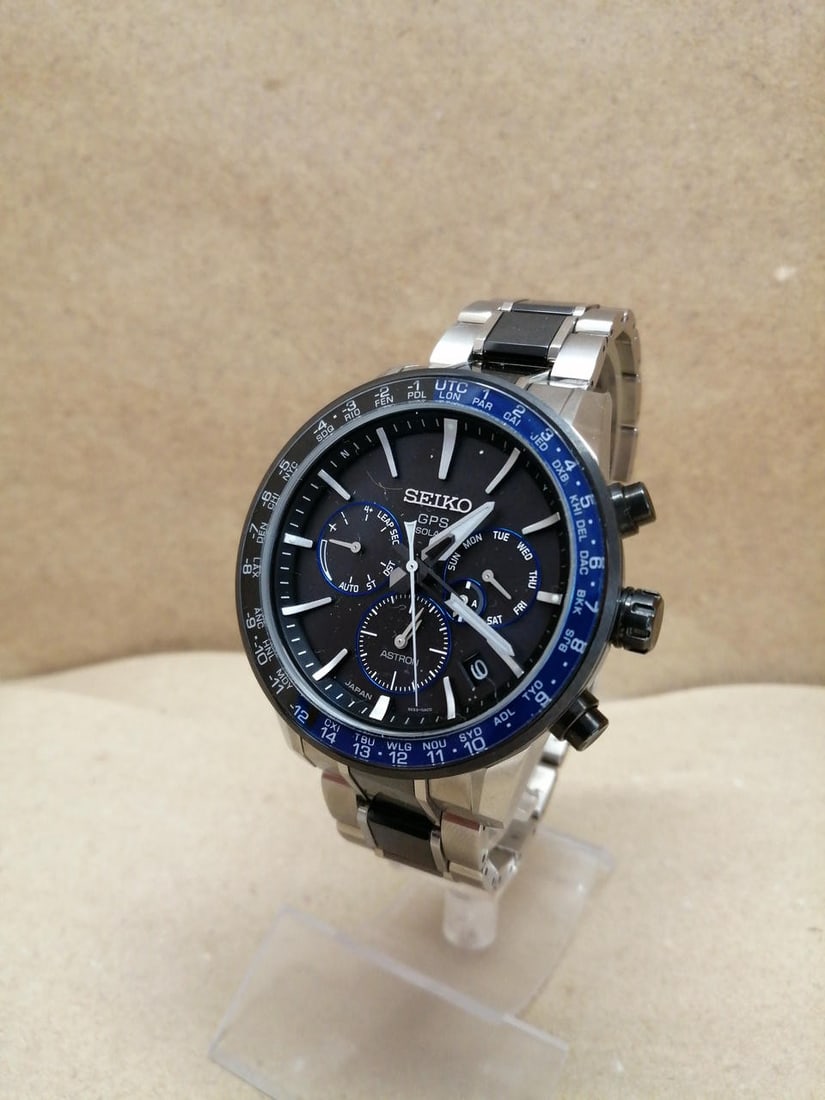Seiko SBXC009 Astron 5X53-0A Dual Time mens wristwatch (1 of 6)
