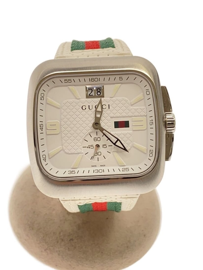 Gucci 131.3 Swiss Quartz Men Wristwatch: Gucci 131.3 Swiss Quartz Men Wristwatch This GUCCI Coupe Quartz 131.3 wristwatch is crafted for men and features a classic design with a Swiss origin. The watch is in slightly used condition and offer