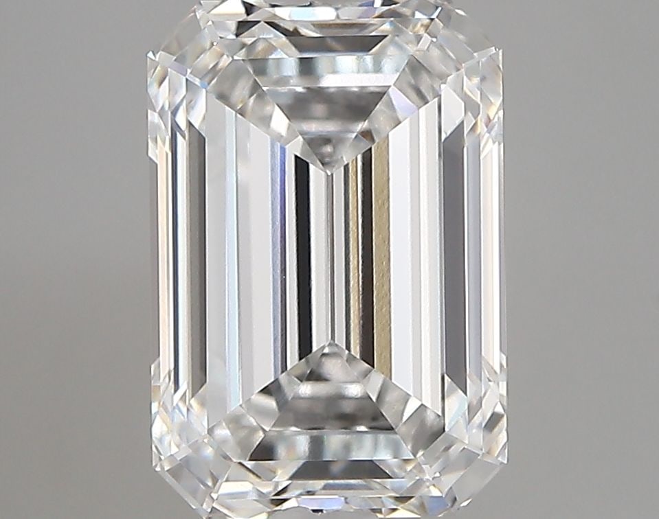 Loose Diamond - EMERALD 3.92ct E VVS2: Loose Diamond - EMERALD 3.92ct E VVS2 Source: This is a real non-mined Diamond that has been grown in a lab Shape: EMERALD Carats: 3.92 Color: E Clarity: VVS2 Certification: IGI Video: