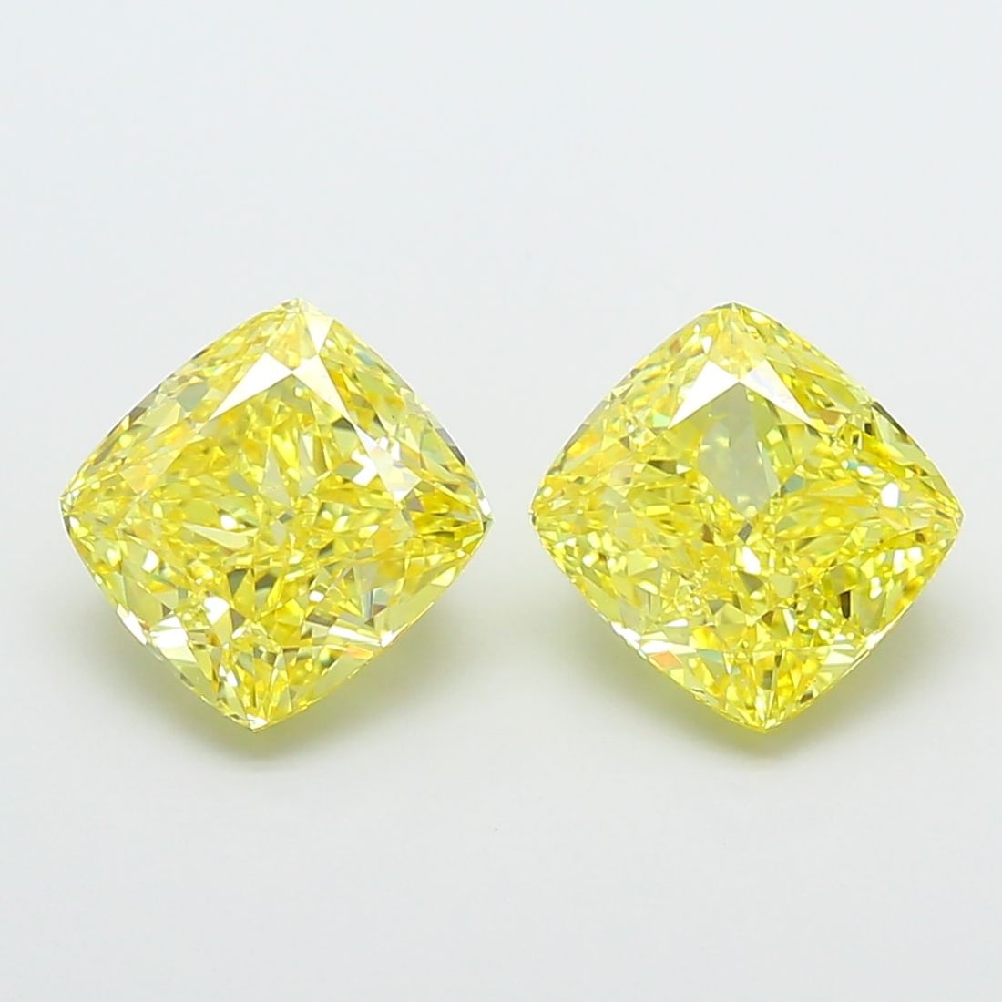 Loose Diamond - CUSHION MODIFIED 3.37ct Fancy Vivid Yellow VS1: Loose Diamond - CUSHION MODIFIED 3.37ct Fancy Vivid Yellow VS1 Source: This is a real non-mined Diamond that has been grown in a lab Shape: CUSHION MODIFIED Carats: 3.37 Color: Fancy Vivid Yellow Cert