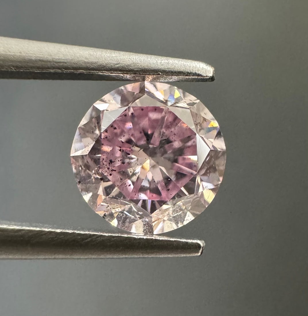 Loose Diamond - ROUND 0.44ct Fancy Purple Pink: Loose Diamond - ROUND 0.44ct Fancy Purple Pink Source: Natural Shape: ROUND Carats: 0.44 Color: Fancy Purple Pink Certification: GIA Video: