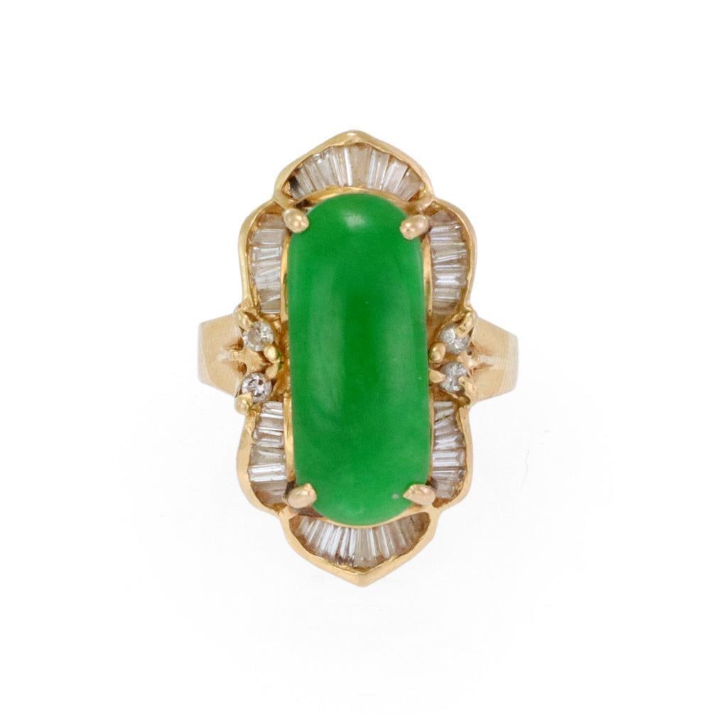 Estate 18k Yellow Gold Diamond Jade Long Cocktail Ring 0.60ct: Estate 18k Yellow Gold Diamond Jade Long Cocktail Ring 0.60ct This exquisite long cocktail ring features a vibrant grass green jade stone, elegantly crafted from 18k yellow gold. The jade, held secure