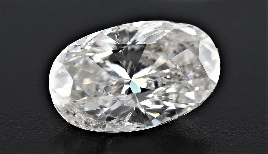 Loose Diamond - OVAL 0.84ct G I1: Loose Diamond - OVAL 0.84ct G I1 Source: Natural Shape: OVAL Carats: 0.84 Color: G Clarity: I1 Certification: NONE The Diamond Depot Guarantee: All items in this auction are guaranteed to be 100% auth