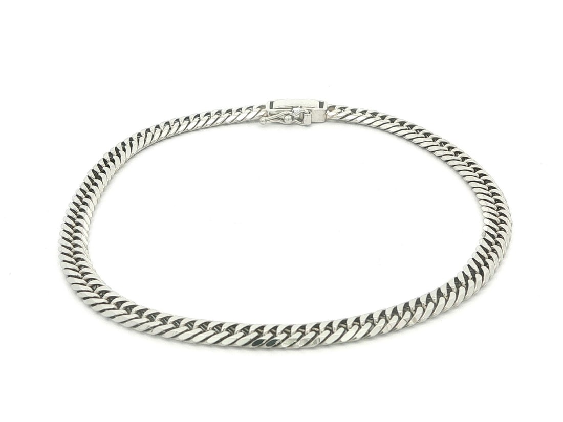 Unbranded Platinum Curb Cuban Link Bracelet 7.5 in 4.1mm Unisex: Unbranded Platinum Curb Cuban Link Bracelet 7.5 in 4.1mm Unisex Solid platinum curb Cuban link chain bracelet designed for unisex wear. This pre-owned bracelet features a hook fold-over clasp with saf