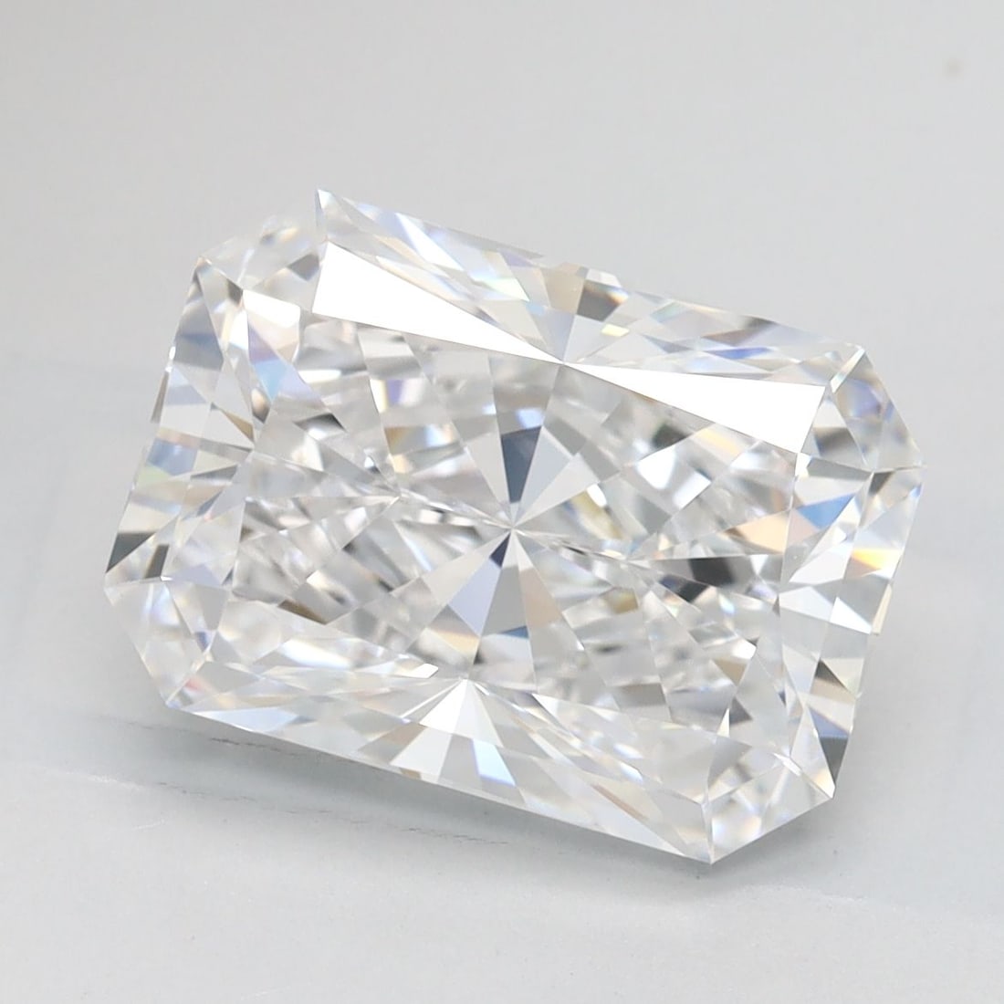 Loose Diamond - RADIANT 3.39ct D VVS1: Loose Diamond - RADIANT 3.39ct D VVS1 Source: This is a real non-mined Diamond that has been grown in a lab Shape: RADIANT Carats: 3.39 Color: D Clarity: VVS1 Certification: IGI Video: