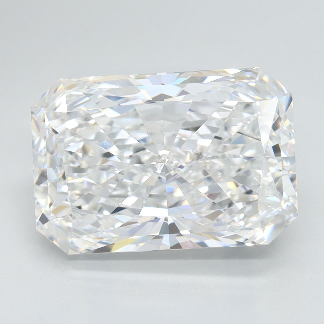 Loose Diamond - RADIANT 4.46ct D IF: Loose Diamond - RADIANT 4.46ct D IF Source: This is a real non-mined Diamond that has been grown in a lab Shape: RADIANT Carats: 4.46 Color: D Clarity: IF Certification: GIA Video: