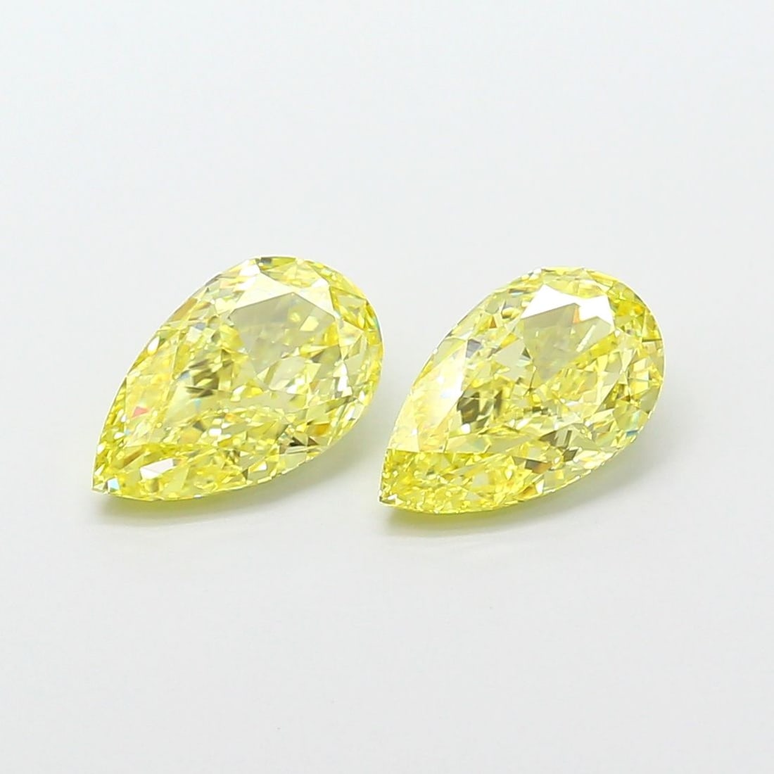 Loose Diamond - PEAR 1.52ct Fancy Intense Yellow VS1: Loose Diamond - PEAR 1.52ct Fancy Intense Yellow VS1 Source: This is a real non-mined Diamond that has been grown in a lab Shape: PEAR Carats: 1.52 Color: Fancy Intense Yellow Certification: IGI Video