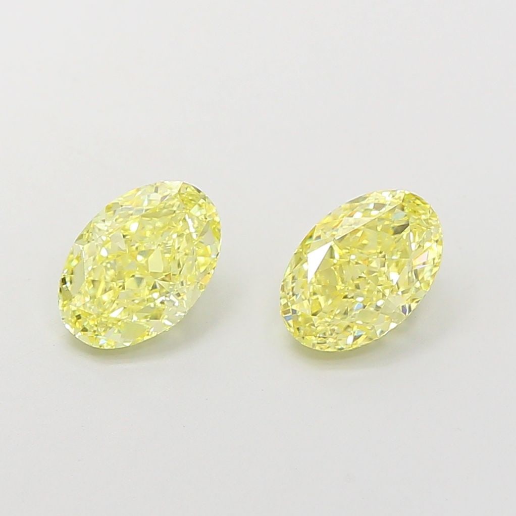 Loose Diamond - OVAL 1.37ct Fancy Intense Yellow VS1: Loose Diamond - OVAL 1.37ct Fancy Intense Yellow VS1 Source: This is a real non-mined Diamond that has been grown in a lab Shape: OVAL Carats: 1.37 Color: Fancy Intense Yellow Certification: IGI Video