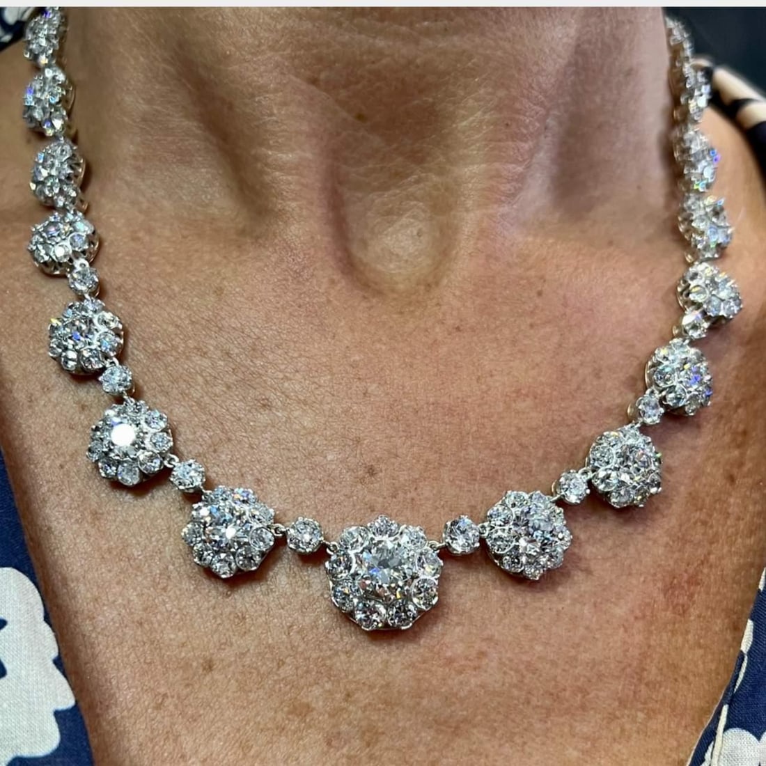 Stunning 58.75 Ct Diamond Necklace in Platinum & 18K White Gold: Stunning 58.75 Ct Diamond Necklace in Platinum & 18K White Gold This exquisite necklace features a stunning combination of platinum and 18K white gold, showcasing a total diamond weight of 58.75 carat