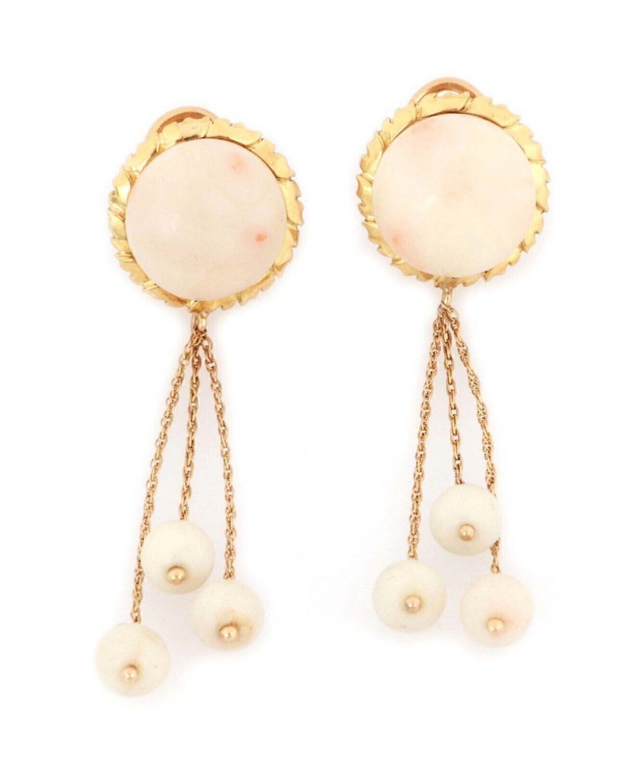 Unbranded 14k Yellow Gold Angel Skin Coral Bead Dangle Earrings: Unbranded 14k Yellow Gold Angel Skin Coral Bead Dangle Earrings Vintage estate dangle earrings crafted in solid 14k yellow gold with light angel skin coral beads. The design features a drop/dangle sty