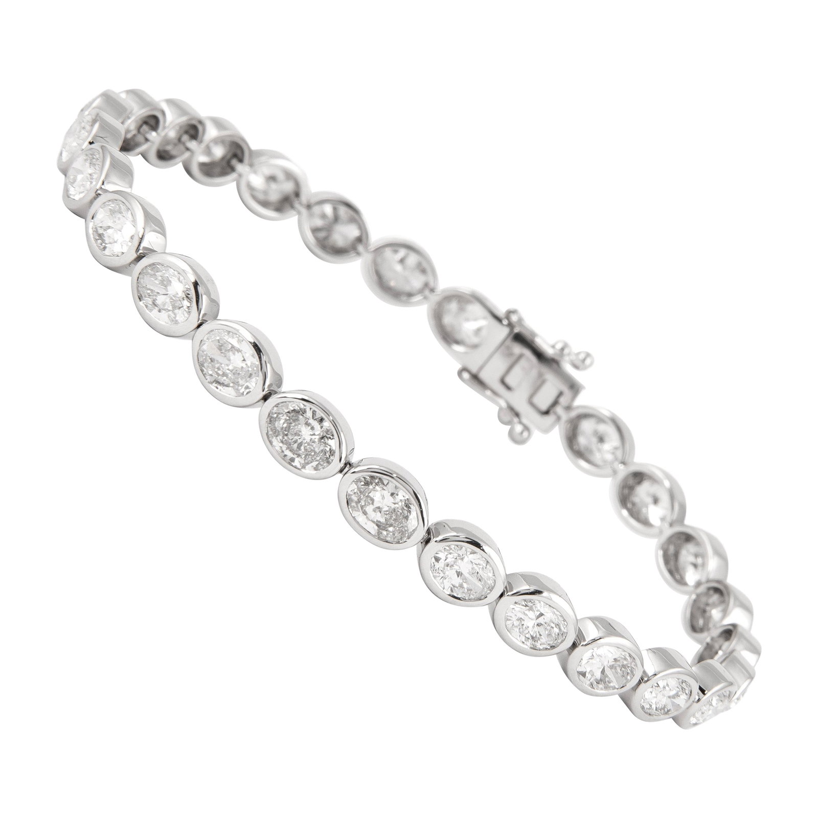 8.46ct Oval Cut Diamond Tennis Bracelet 18k White Gold: 8.46ct Oval Cut Diamond Tennis Bracelet 18k White Gold This exquisite 8.46 ct East-West Oval Cut Diamond Tennis Bracelet is crafted from luxurious 18k white gold. Featuring 27 oval cut diamonds with a
