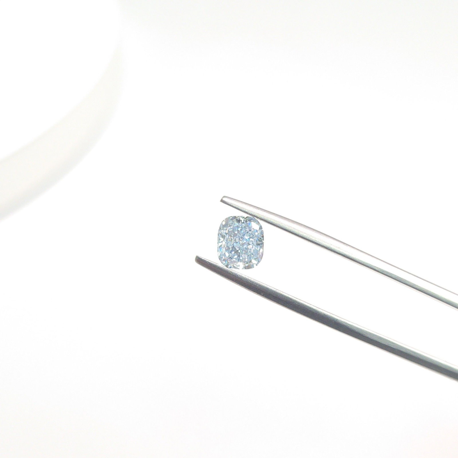 Loose Diamond - CUSHION MODIFIED 1.01ct Light Blue VS1: Loose Diamond - CUSHION MODIFIED 1.01ct Light Blue VS1 Source: This is a real non-mined Diamond that has been grown in a lab Shape: CUSHION MODIFIED Carats: 1.01 Color: Light Blue Certification: IGI T