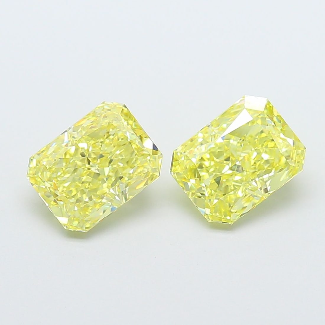 Loose Diamond - RADIANT 2.08ct Fancy Intense Yellow VVS2: Loose Diamond - RADIANT 2.08ct Fancy Intense Yellow VVS2 Source: This is a real non-mined Diamond that has been grown in a lab Shape: RADIANT Carats: 2.08 Color: Fancy Intense Yellow Certification: IG