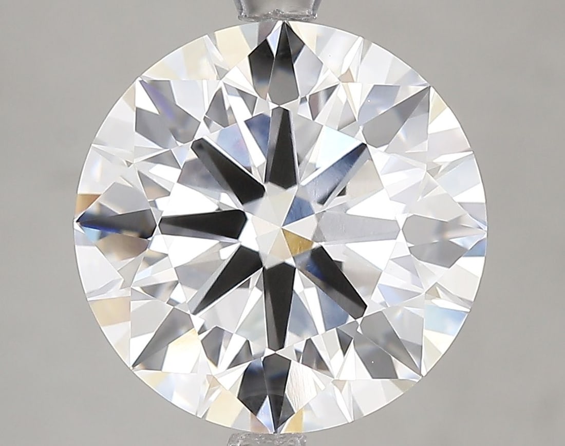 Ideal Loose Diamond - ROUND 5.55ct E VVS2: Ideal Loose Diamond - ROUND 5.55ct E VVS2 Source: This is a real non-mined Diamond that has been grown in a lab Shape: ROUND Carats: 5.55 Color: E Clarity: VVS2 Certification: IGI Video: