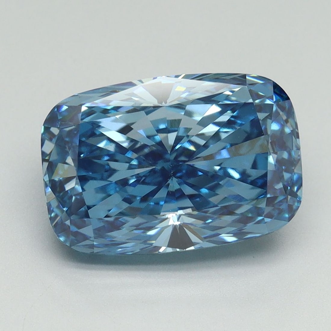 Loose Diamond - CUSHION BRILLIANT 4.58ct Fancy Vivid Blue VS1: Loose Diamond - CUSHION BRILLIANT 4.58ct Fancy Vivid Blue VS1 Source: This is a real non-mined Diamond that has been grown in a lab Shape: CUSHION BRILLIANT Carats: 4.58 Color: Fancy Vivid Blue Certif