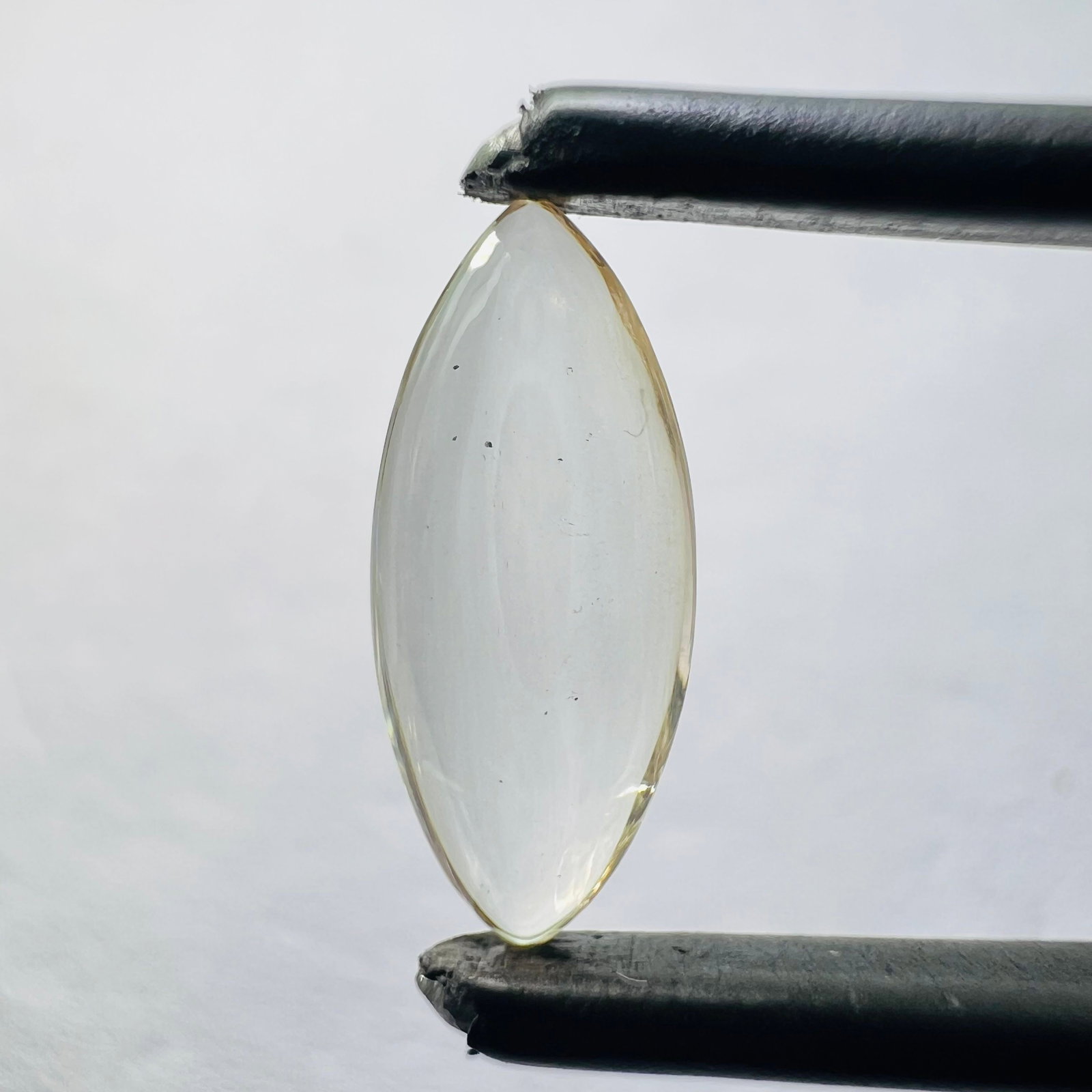 Loose Diamond - MARQUISE 0.75ct Brown VS2: Loose Diamond - MARQUISE 0.75ct Brown VS2 Source: This is a real non-mined Diamond that has been grown in a lab Shape: MARQUISE Carats: 0.75 Color: Brown Certification: NONE Video: