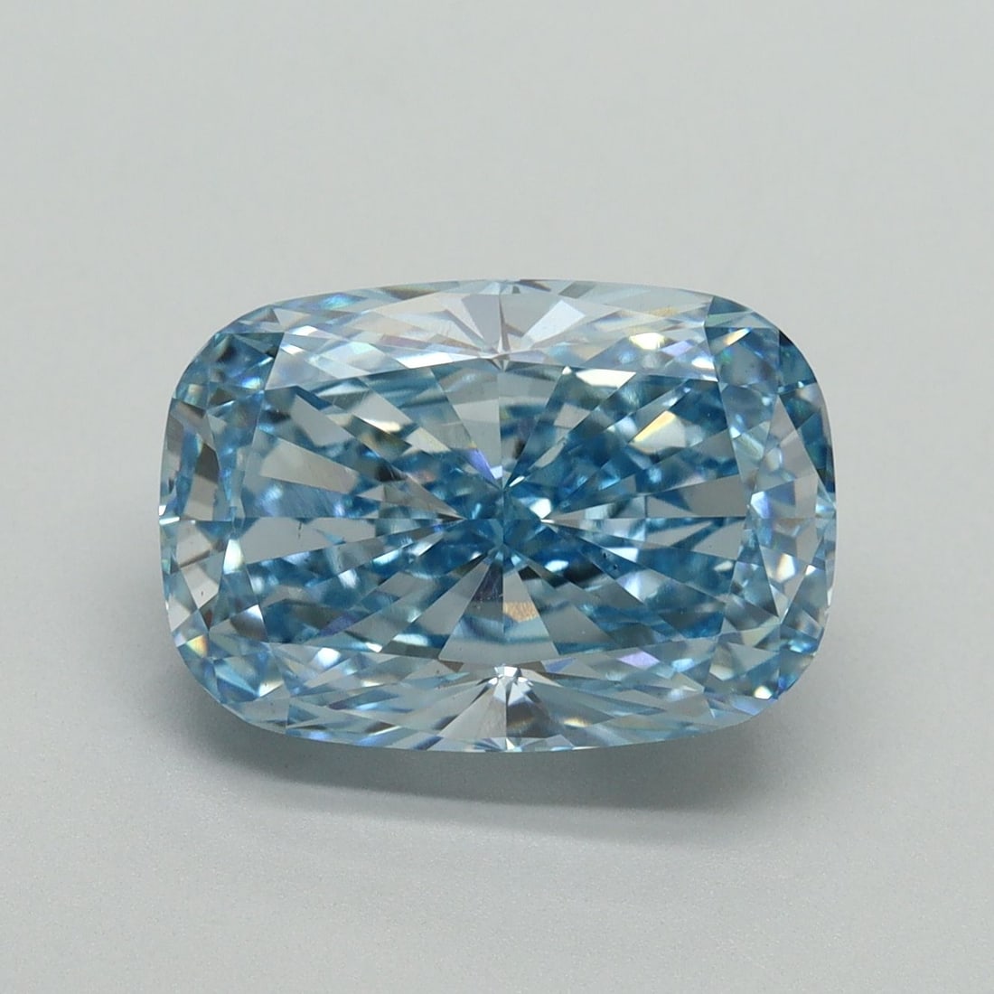 Loose Diamond - CUSHION BRILLIANT 5.08ct Fancy Vivid Blue VS2: Loose Diamond - CUSHION BRILLIANT 5.08ct Fancy Vivid Blue VS2 Source: This is a real non-mined Diamond that has been grown in a lab Shape: CUSHION BRILLIANT Carats: 5.08 Color: Fancy Vivid Blue Certif