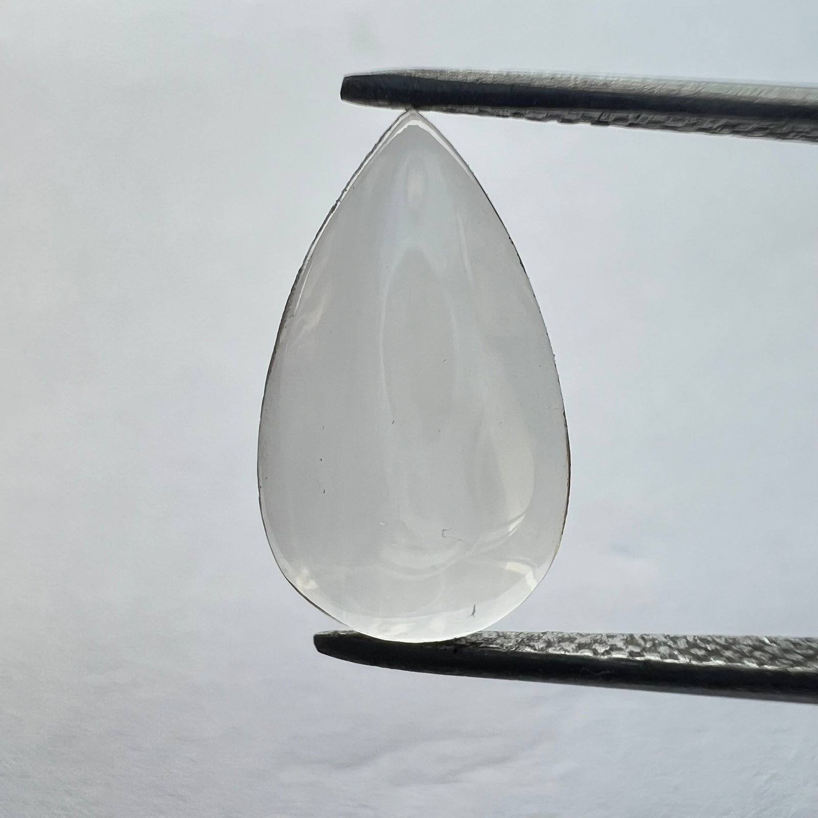 Loose Diamond - PEAR 1.88ct Champagne VS1: Loose Diamond - PEAR 1.88ct Champagne VS1 Source: This is a real non-mined Diamond that has been grown in a lab Shape: PEAR Carats: 1.88 Color: Champagne Certification: NONE The Diamond Depot Guarante