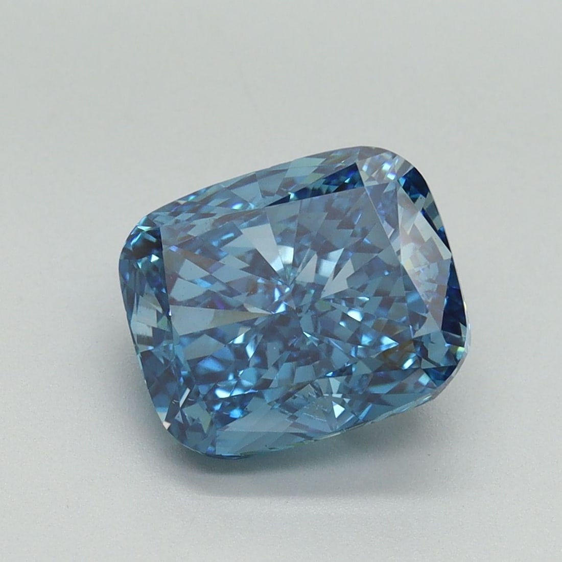Loose Diamond - CUSHION BRILLIANT 3.0ct Fancy Vivid Blue VS2: Loose Diamond - CUSHION BRILLIANT 3.0ct Fancy Vivid Blue VS2 Source: This is a real non-mined Diamond that has been grown in a lab Shape: CUSHION BRILLIANT Carats: 3.0 Color: Fancy Vivid Blue Certific