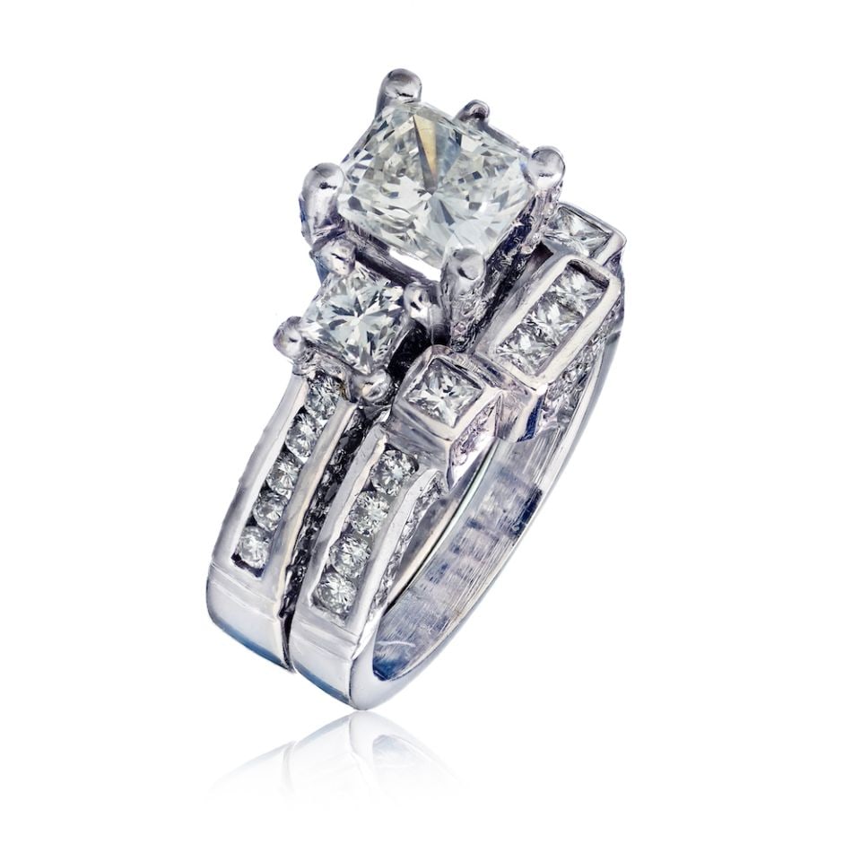 Elegant 14K White Gold Princess Cut Engagement Ring 1.02 Cts F/SI-2 EGLUS: Elegant 14K White Gold Princess Cut Engagement Ring 1.02 Cts F/SI-2 EGLUS This exquisite ring features a stunning 1.02 carat princess cut diamond graded F/SI-2 by EGLUS, set in elegant 14K white gold.