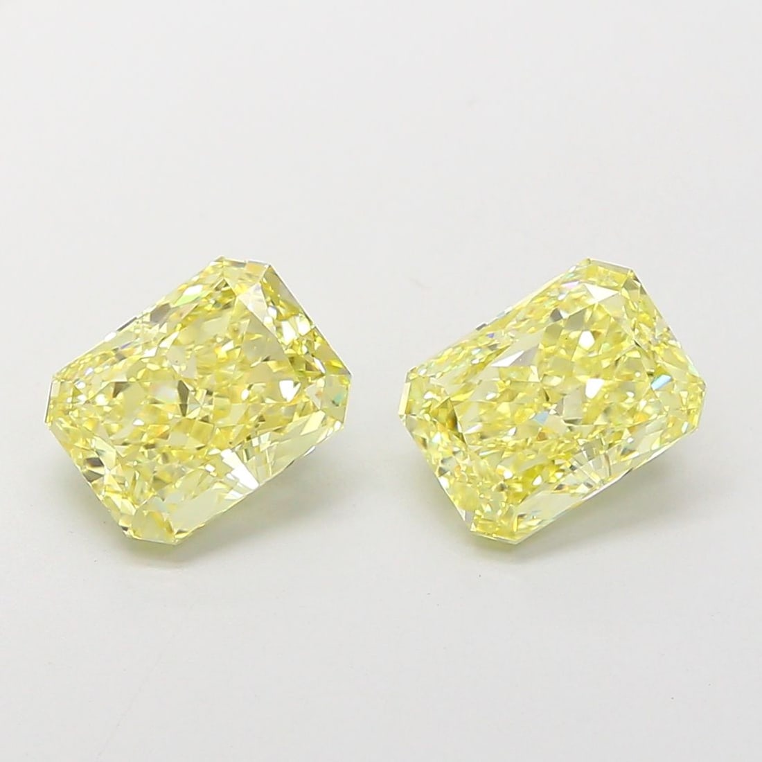 Loose Diamond - RADIANT 2.17ct Fancy Yellow VS1