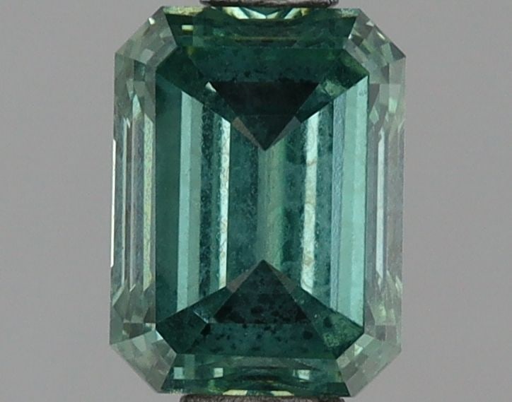 Loose Diamond - EMERALD 0.99ct Fancy Green VS1: Loose Diamond - EMERALD 0.99ct Fancy Green VS1 Source: This is a real non-mined Diamond that has been grown in a lab Shape: EMERALD Carats: 0.99 Color: Fancy Green Certification: NONE Video: