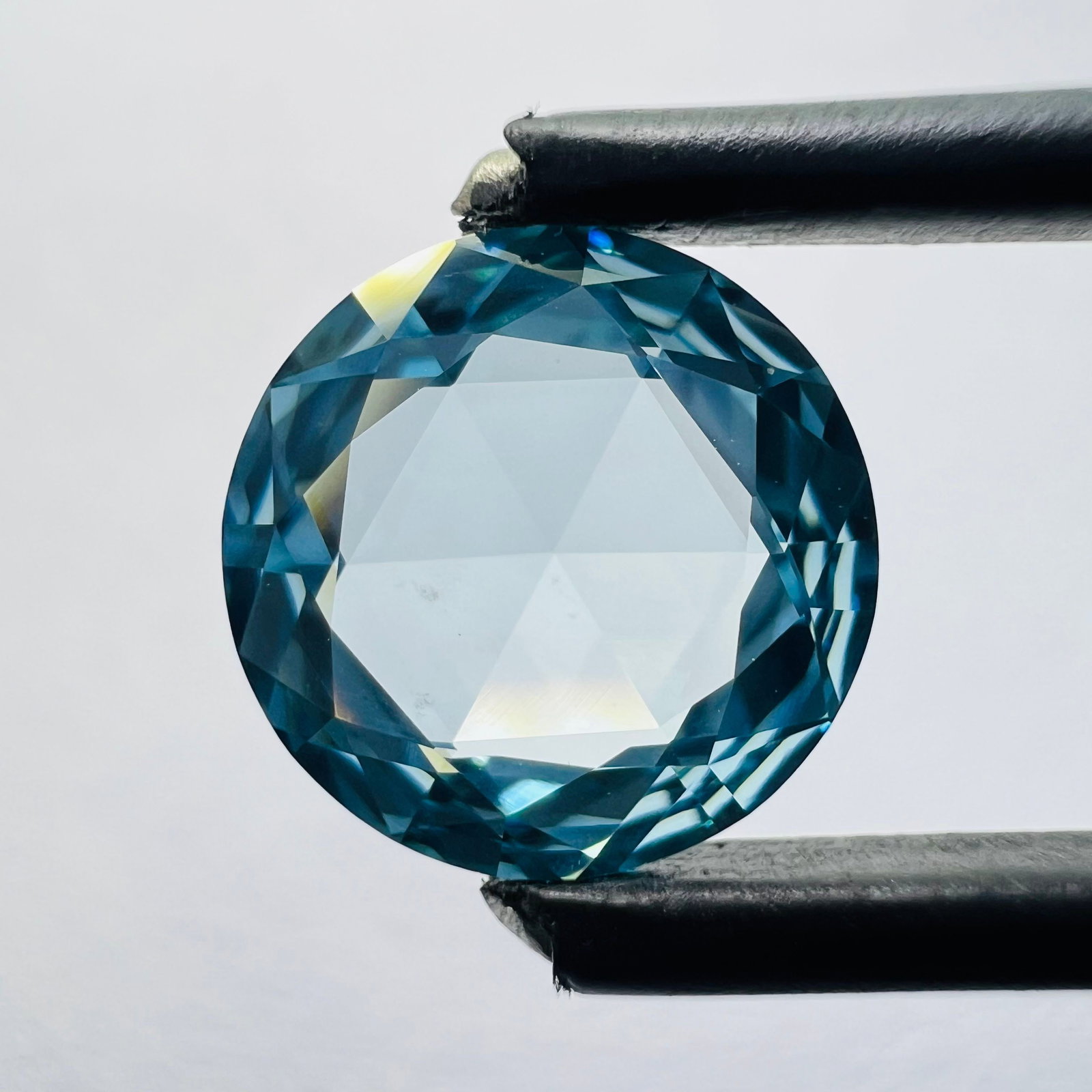 Loose Diamond - ROSE 1.24ct Blue VS2: Loose Diamond - ROSE 1.24ct Blue VS2 Source: This is a real non-mined Diamond that has been grown in a lab Shape: ROSE Carats: 1.24 Color: Blue Certification: NONE Video: