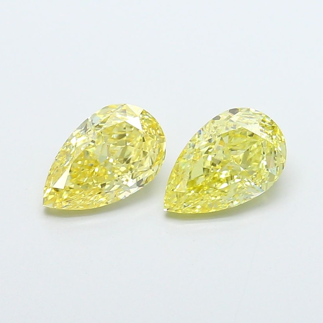 Loose Diamond - PEAR 1.52ct Fancy Intense Yellow VS1: Loose Diamond - PEAR 1.52ct Fancy Intense Yellow VS1 Source: This is a real non-mined Diamond that has been grown in a lab Shape: PEAR Carats: 1.52 Color: Fancy Intense Yellow Certification: IGI Video