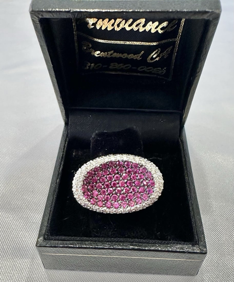 French 18K White Gold Diamond Pink Sapphire Ring 7.25: French 18K White Gold Diamond Pink Sapphire Ring 7.25 This exquisite French ring features a stunning blend of 18K white gold, diamonds, and pink sapphires. Designed with meticulous craftsmanship, the 