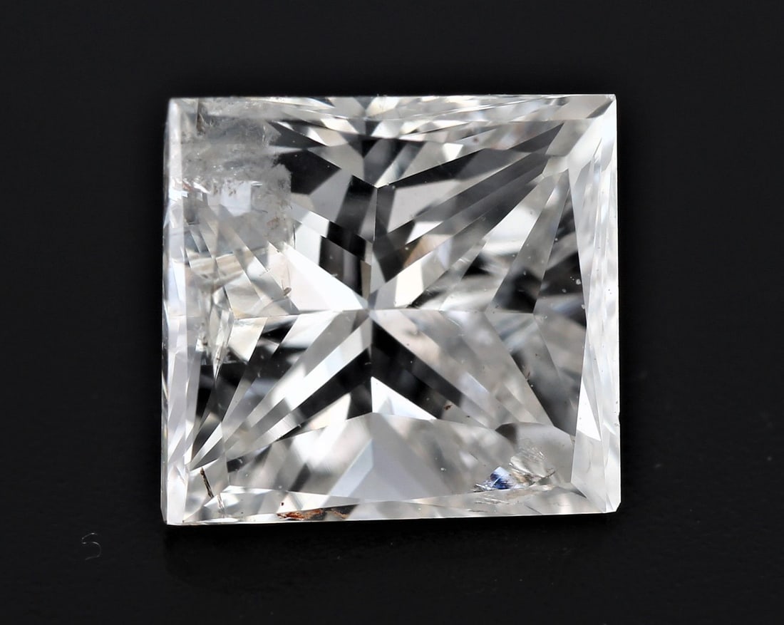 Loose Diamond - PRINCESS 0.92ct F I1: Loose Diamond - PRINCESS 0.92ct F I1 Source: Natural Shape: PRINCESS Carats: 0.92 Color: F Clarity: I1 Certification: NONE The Diamond Depot Guarantee: All items in this auction are guaranteed to be 1