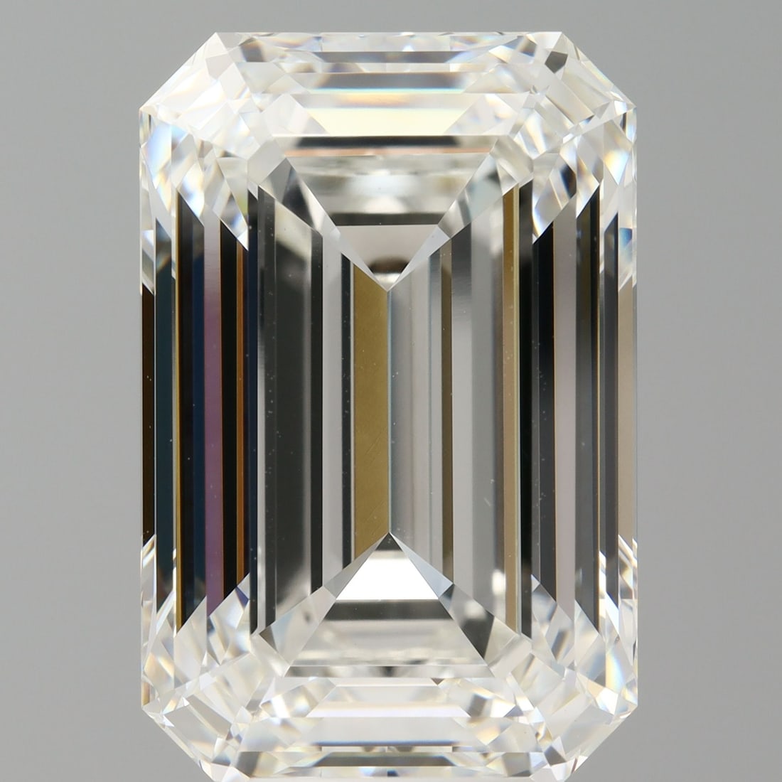 Loose Diamond - EMERALD 9.98ct F VVS2: Loose Diamond - EMERALD 9.98ct F VVS2 Source: This is a real non-mined Diamond that has been grown in a lab Shape: EMERALD Carats: 9.98 Color: F Clarity: VVS2 Certification: IGI Video: Video Link The