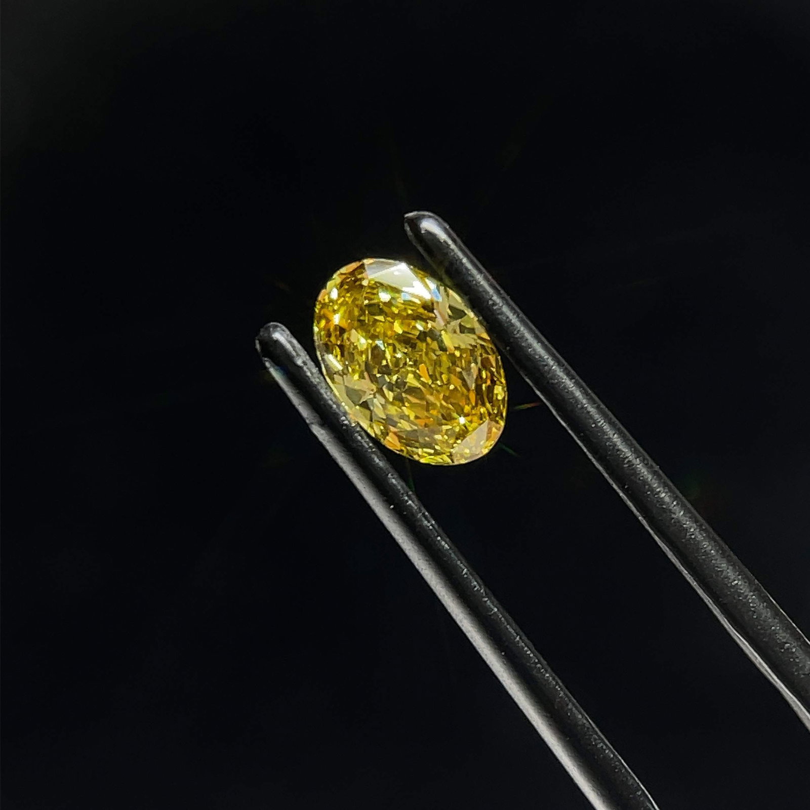 Loose Diamond - OVAL 0.71ct Fancy Gray Yellow VS1: Loose Diamond - OVAL 0.71ct Fancy Gray Yellow VS1 Source: This is a real non-mined Diamond that has been grown in a lab Shape: OVAL Carats: 0.71 Color: Fancy Gray Yellow Certification: IGI Video: