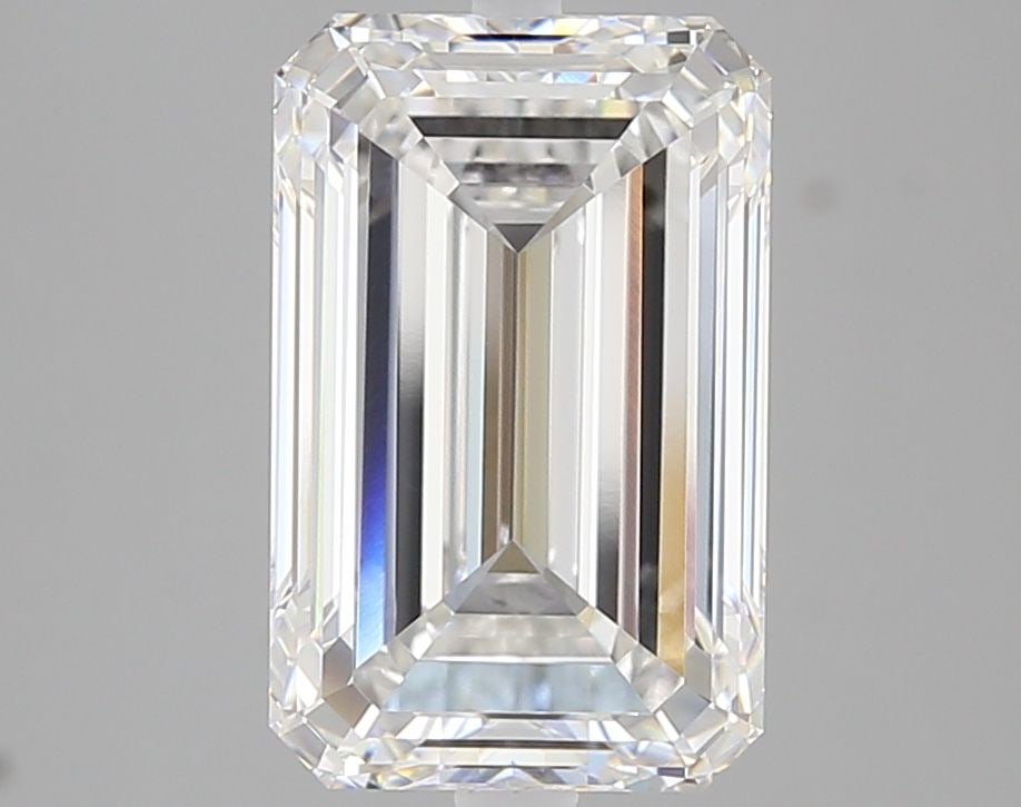 Loose Diamond - EMERALD 4.06ct E VVS1: Loose Diamond - EMERALD 4.06ct E VVS1 Source: This is a real non-mined Diamond that has been grown in a lab Shape: EMERALD Carats: 4.06 Color: E Clarity: VVS1 Certification: IGI Video: