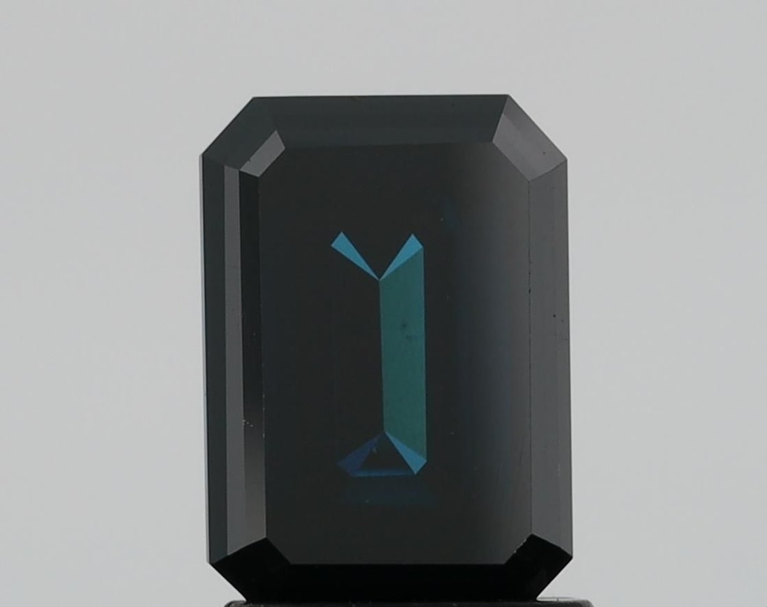 Loose Diamond - EMERALD 2.05ct Blue VS1: Loose Diamond - EMERALD 2.05ct Blue VS1 Source: This is a real non-mined Diamond that has been grown in a lab Shape: EMERALD Carats: 2.05 Color: Blue Certification: NONE Video: