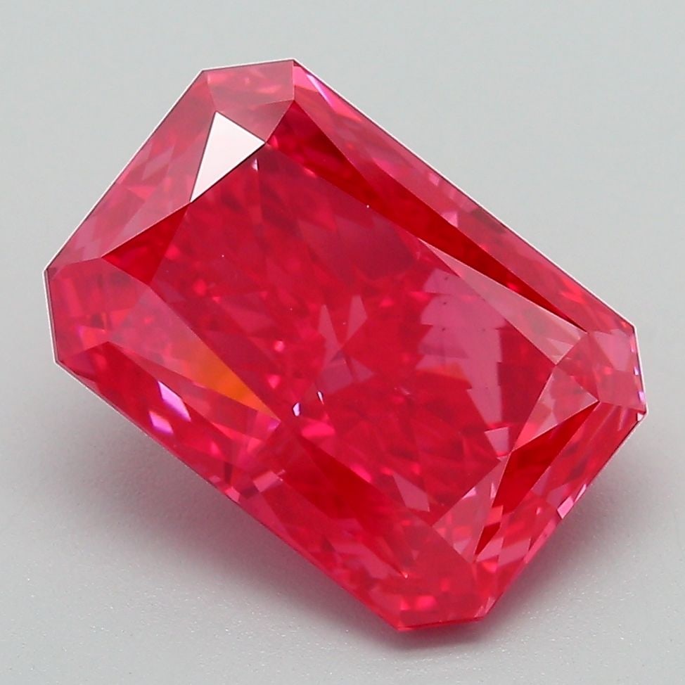 Loose Diamond - RADIANT 4.25ct Fancy Vivid Red VS1: Loose Diamond - RADIANT 4.25ct Fancy Vivid Red VS1 Source: This is a real non-mined Diamond that has been grown in a lab Shape: RADIANT Carats: 4.25 Color: Fancy Vivid Red Certification: IGI Video: