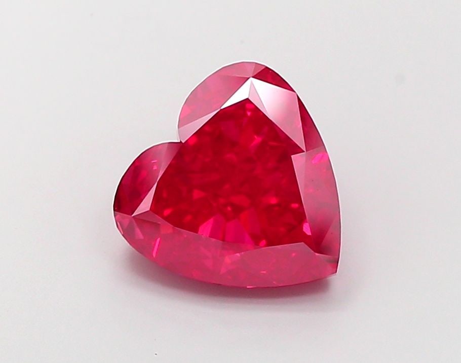 Loose Diamond - HEART 4.19ct Fancy Vivid Pink VS2: Loose Diamond - HEART 4.19ct Fancy Vivid Pink VS2 Source: This is a real non-mined Diamond that has been grown in a lab Shape: HEART Carats: 4.19 Color: Fancy Vivid Pink Certification: IGI Video: