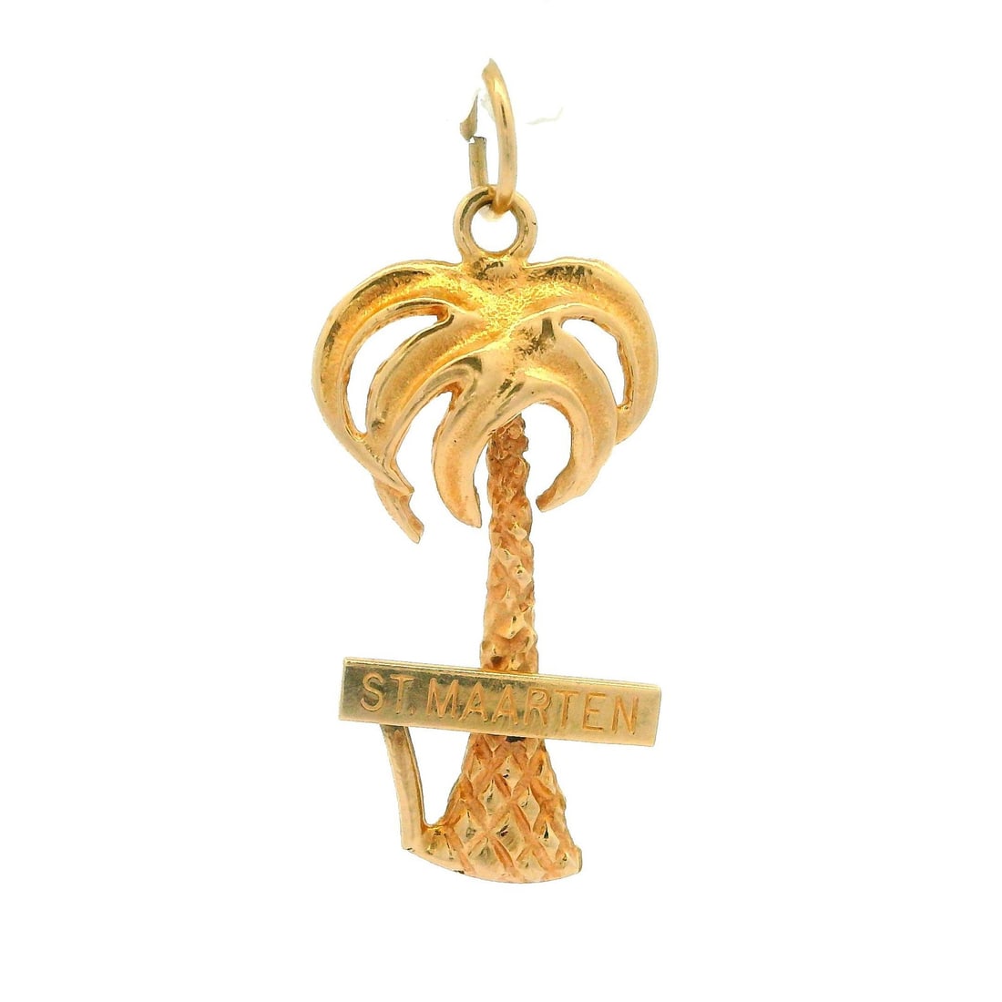 Estate 14k Yellow Gold St. Maarten Palm Tree Charm Pendant: Estate 14k Yellow Gold St. Maarten Palm Tree Charm Pendant This exquisite Estate charm pendant features a palm tree design crafted from solid 14k yellow gold. It's a perfect addition to any charm brac